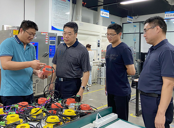 郑州市政协党组成员、副主席范建勋等领导一行莅临驰诚BG视讯,BB电子官方网站首页,BBIN官方网站登录调研指导